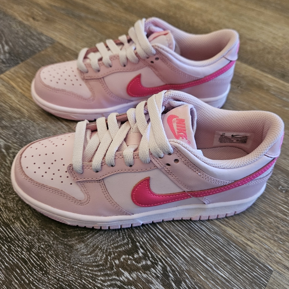 Nike Dunk Low Triple Pink 🩷